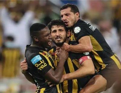 إتحاد جدة يتوج بطلاً للدوري السعودي بقيادة طارق حامد وحجازى