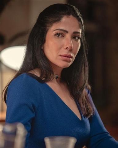 هجوم عنيف ضد منى ذكى بسبب فيلمها "أصحاب ولا أعز"