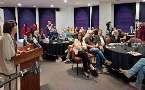 برنامج "نساء قويات" لتمكين النساء العاملات في فلسطين