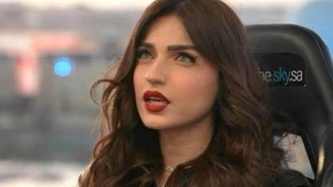 بعد ظهورها مع رامز جلال....ياسمين عز تتصدر بحث جوجل وتويتر 