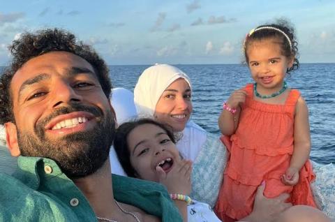 بالصور ...محمد صلاح يقضى أجازته الصيفية بصحبة أسرته